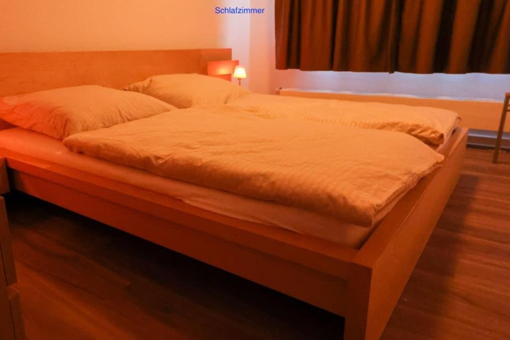 Freundliche Wohnung Mit Parkplatz Und Terrasse نيوبراندنبرغ المظهر الخارجي الصورة